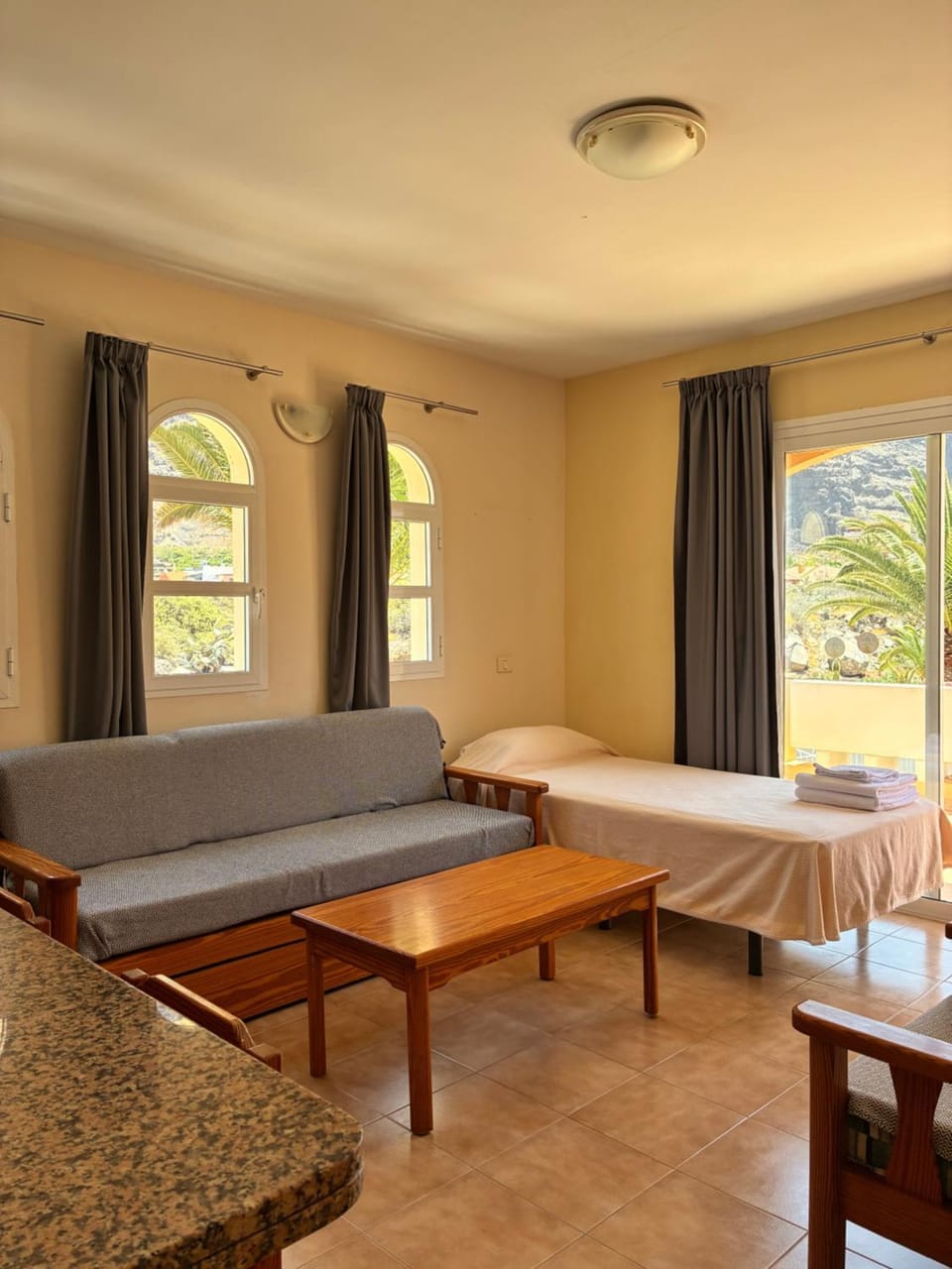 Bed, Living room