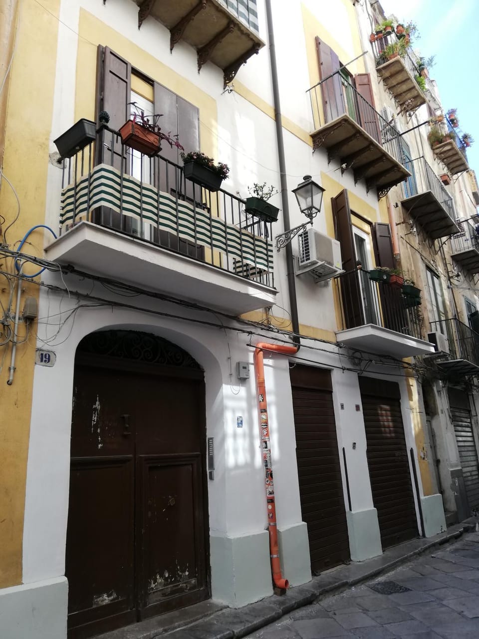 Facade/entrance, Neighbourhood, Balcony/Terrace, City view, Street view
