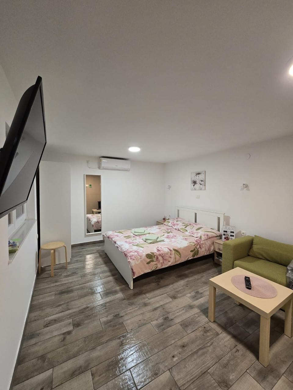 Living room, Bedroom