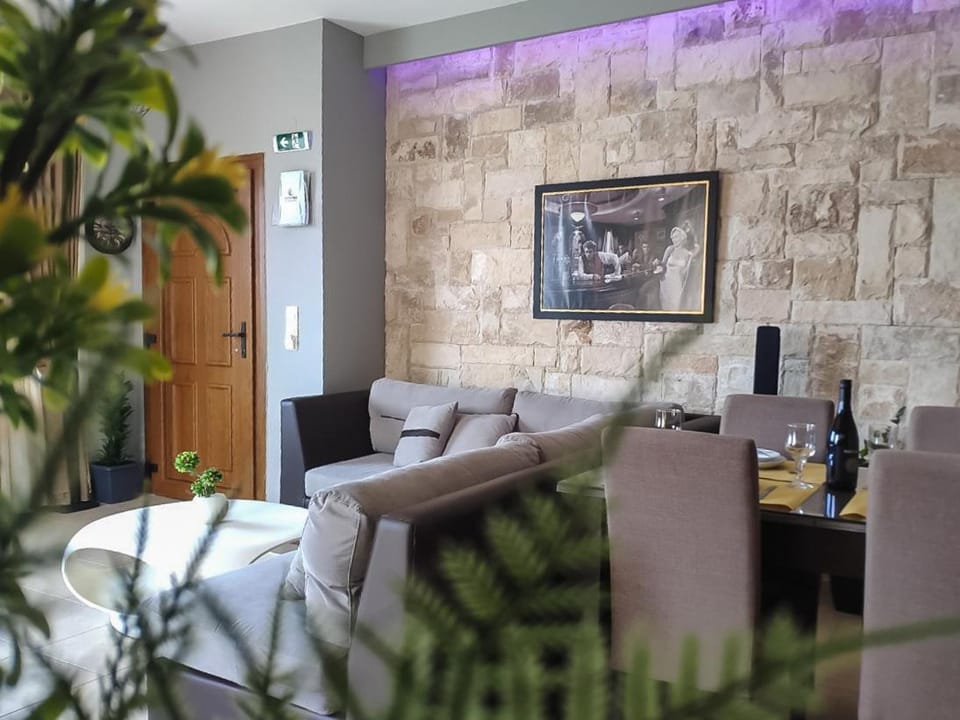 Luxury Seaside House in Mades Heraklion Apartment in Crete
