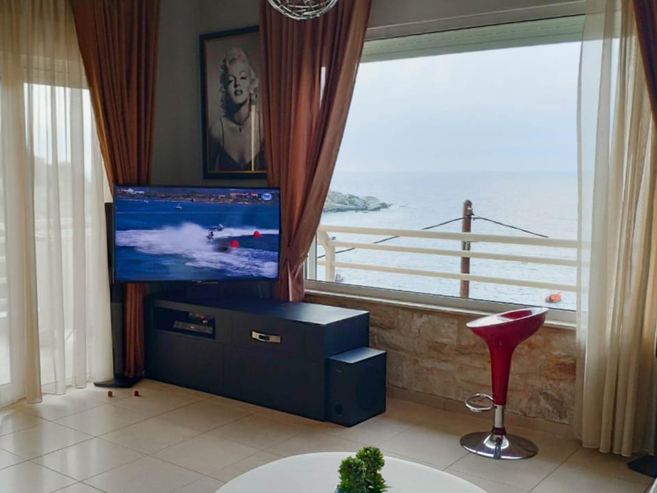 Luxury Seaside House in Mades Heraklion Apartment in Crete