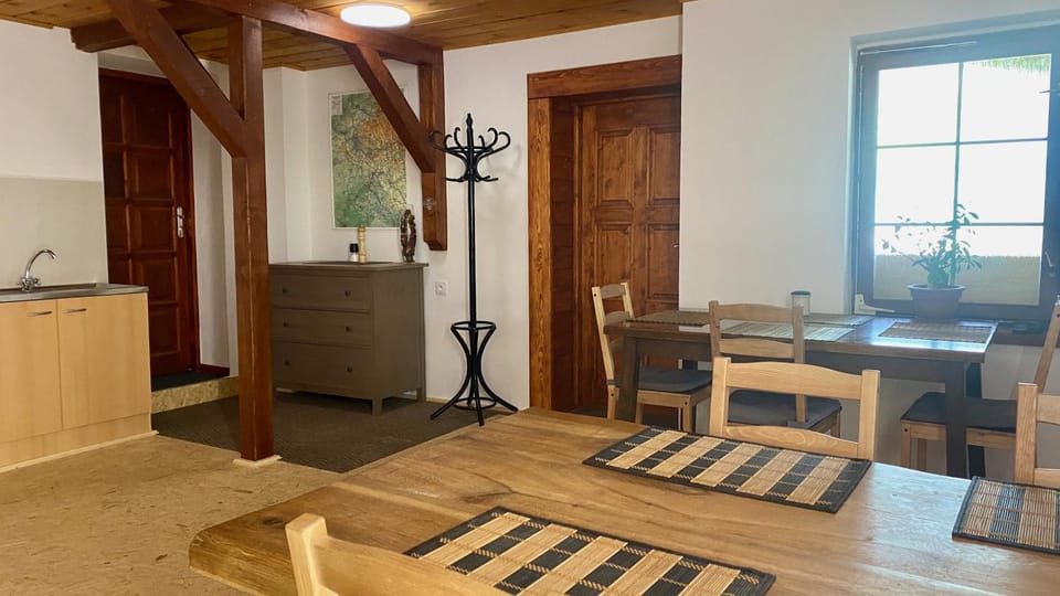 Communal lounge/ TV room, Dining area, Breakfast
