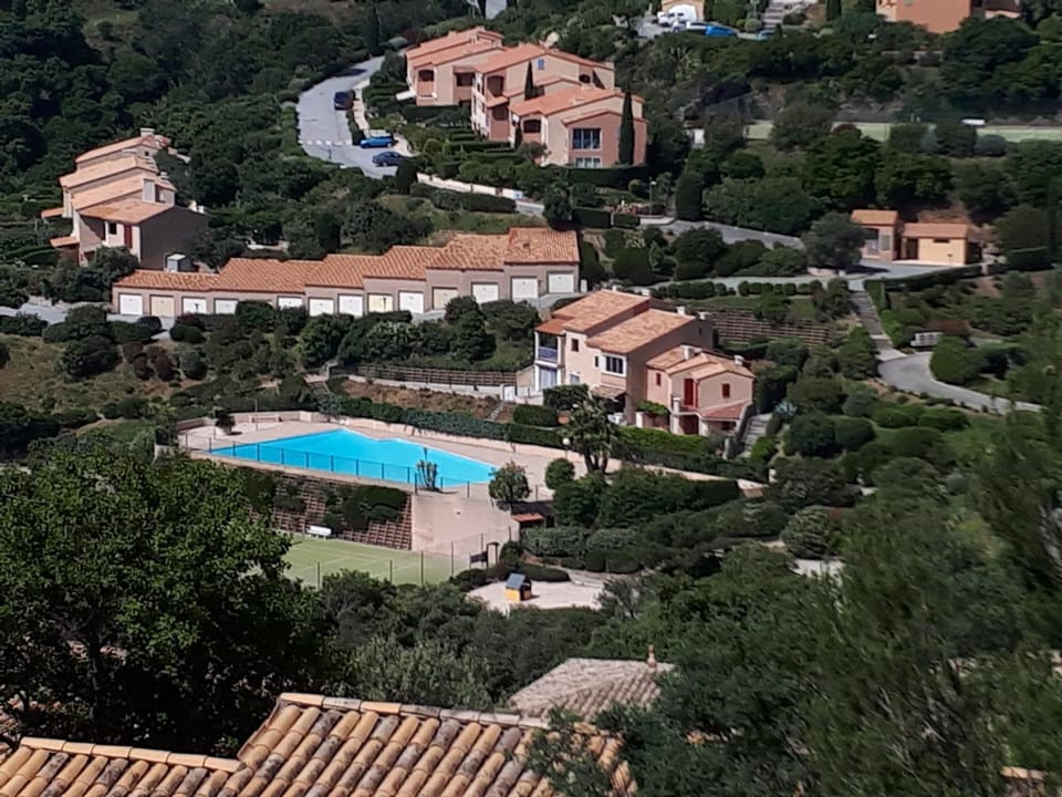 Property building, Bird's eye view