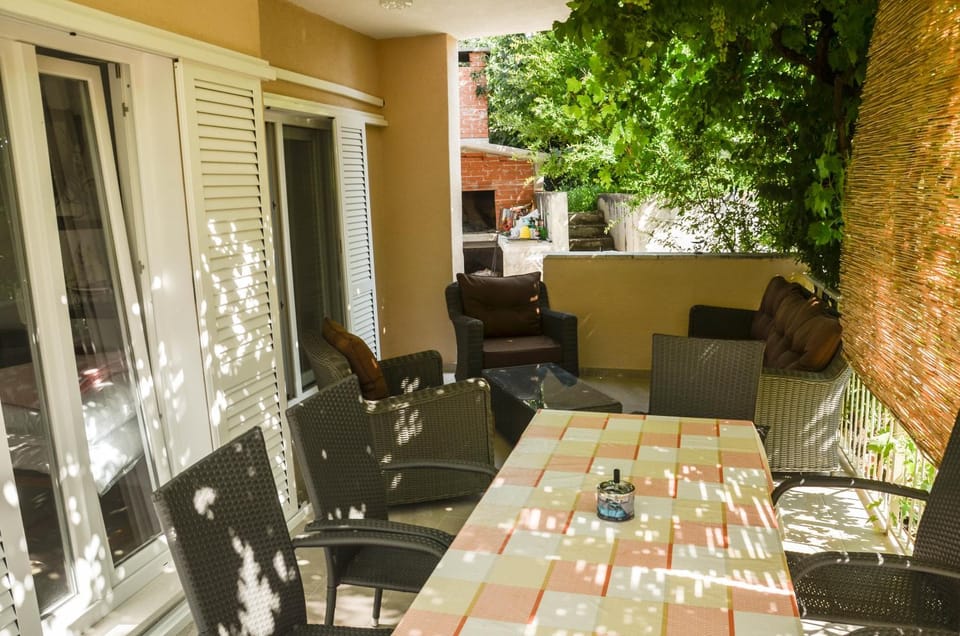 Patio, Day, Summer, BBQ facilities, Garden, Balcony/Terrace, Dining area, On site, Garden view