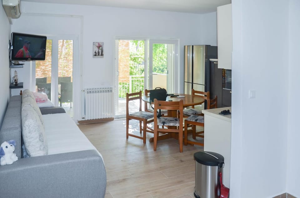 Day, TV and multimedia, Kitchen or kitchenette, Seating area, Dining area, On site