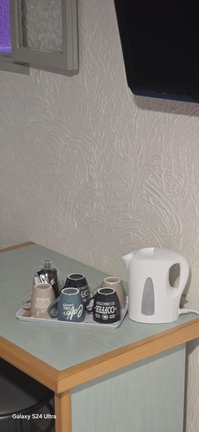 Coffee/tea facilities, Quiet street view