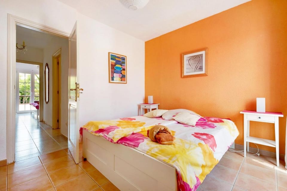 Casa Sarita - well maintained house in Chayofa with Pool Chalet in Abona