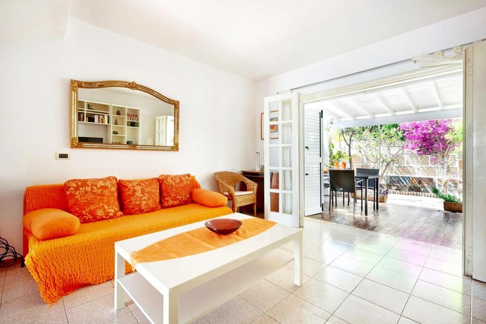 Casa Sarita - well maintained house in Chayofa with Pool Chalet in Abona