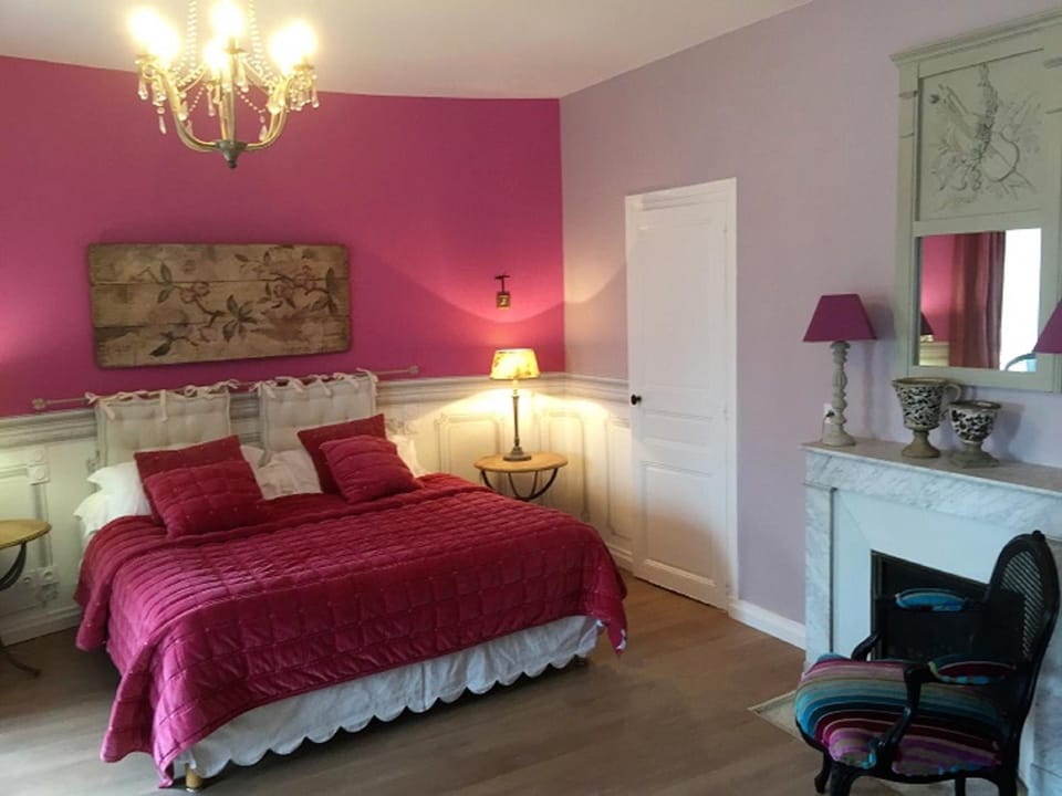 Bed, Decorative detail, Bedroom