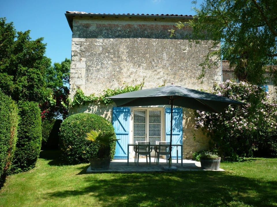 Patio, Facade/entrance, Garden