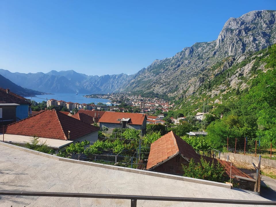 Neighbourhood, City view, Garden view, Mountain view, Sea view