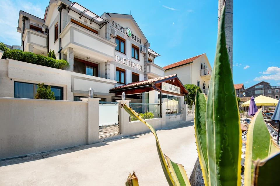 Property building, Neighbourhood, Area and facilities