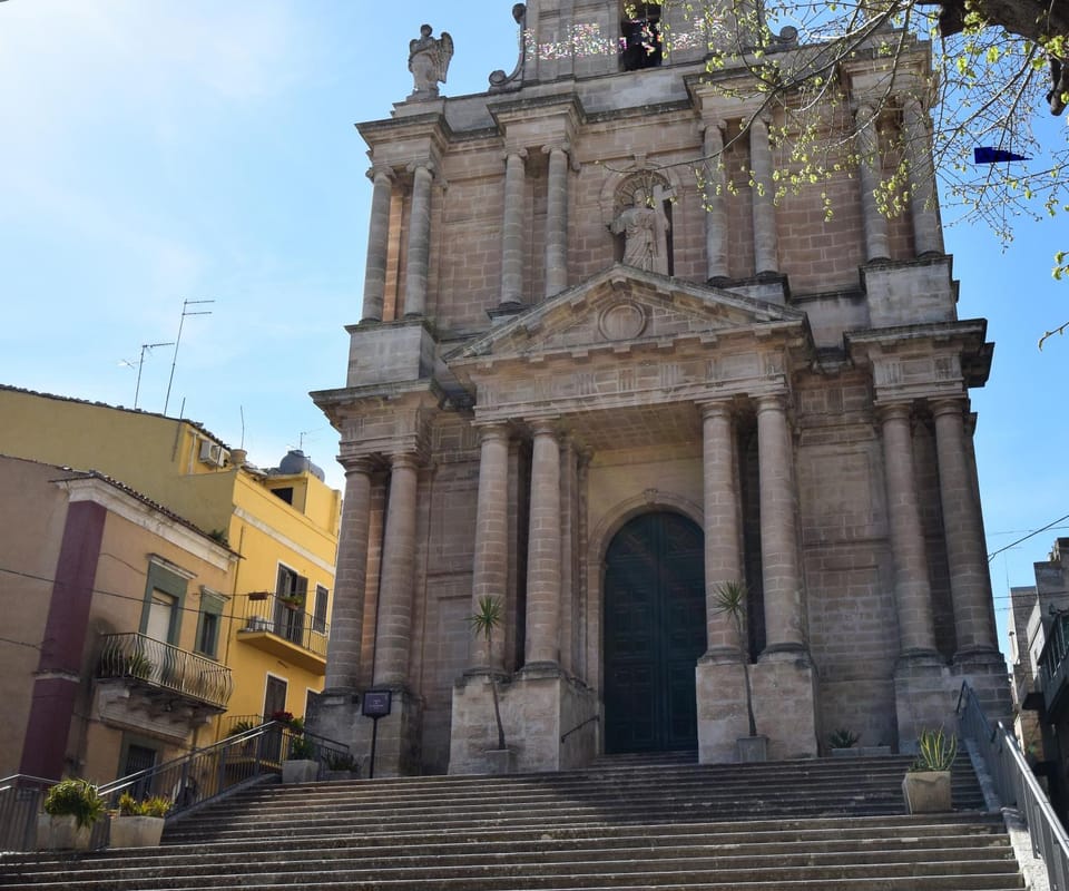 Nearby landmark, Neighbourhood