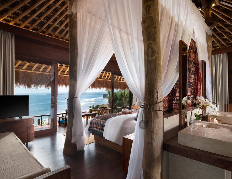 Bed, TV and multimedia, Photo of the whole room, Bedroom, Sea view