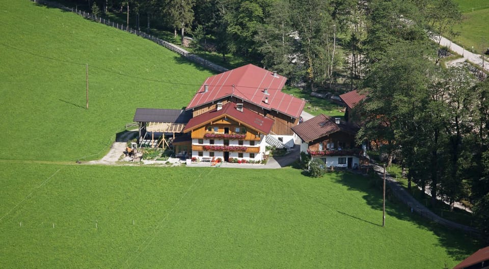 Facade/entrance, Bird's eye view