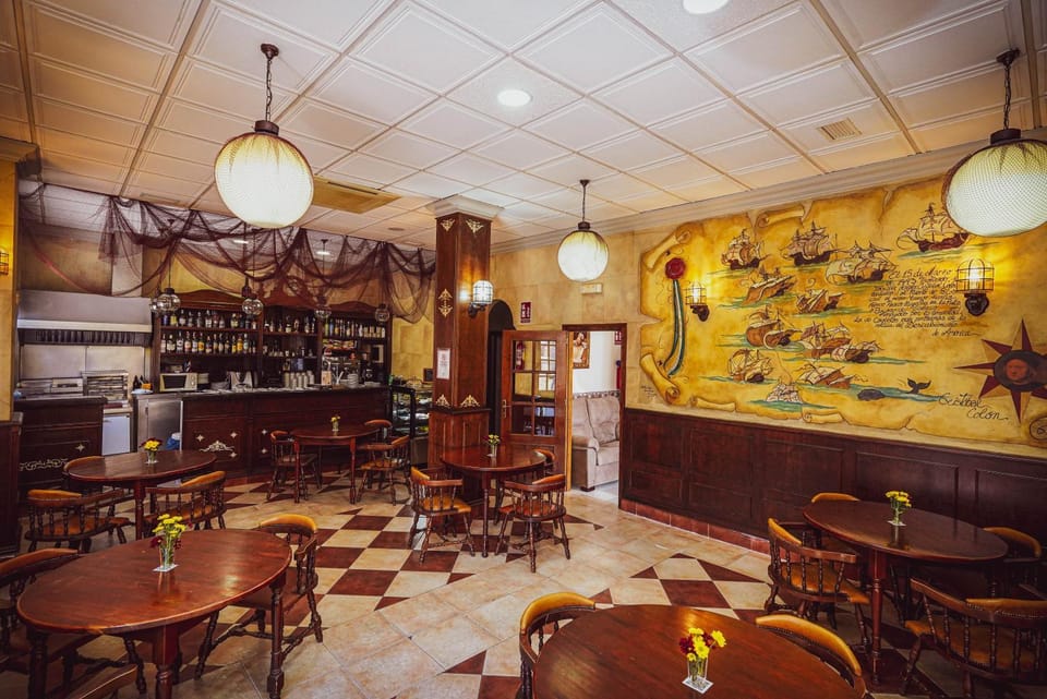 Lounge or bar, Area and facilities