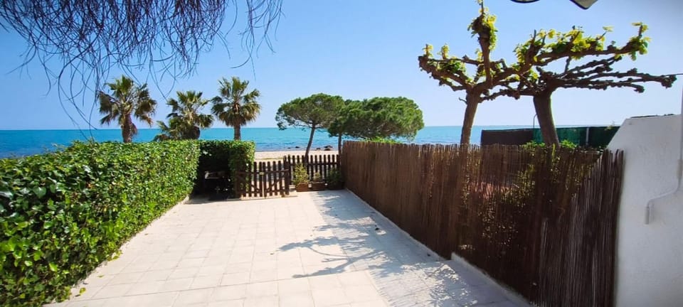 Baconer - Casa en l'Ampolla con jardín privado y acceso directo al mar - Deltavacaciones House in Baix Ebre