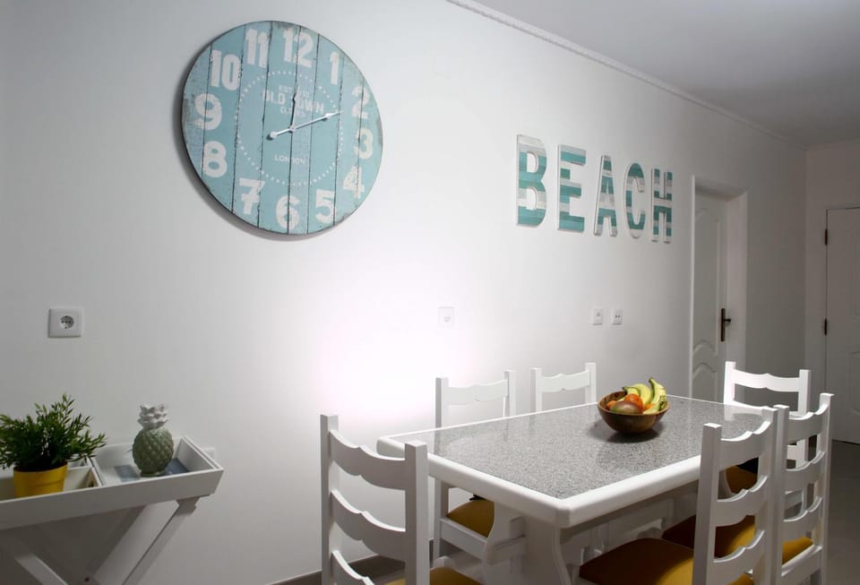 Flipflops Ocean View Apartment in Nazaré