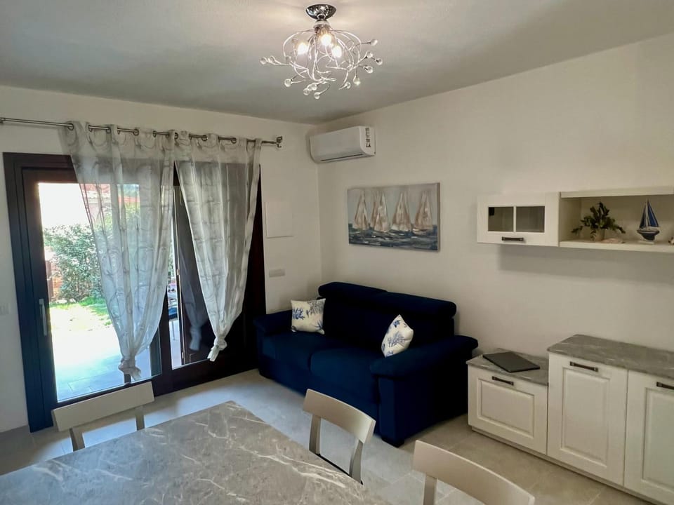 Living room, Photo of the whole room, Seating area