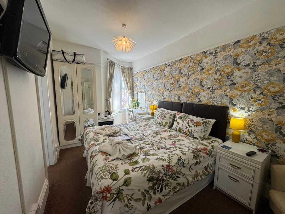 Easton Court Bed and Breakfast in Paignton