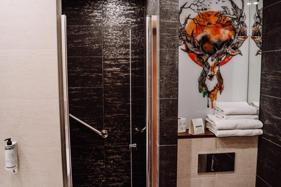 Shower, Bathroom, towels