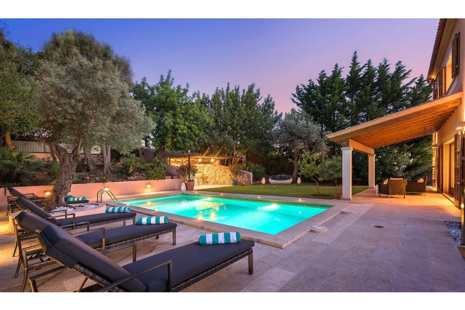 Villa Elvissa Villa in Raiguer