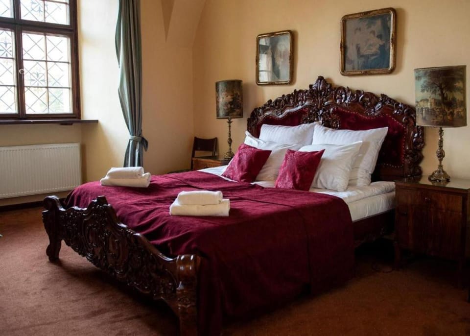 Bed, Bedroom