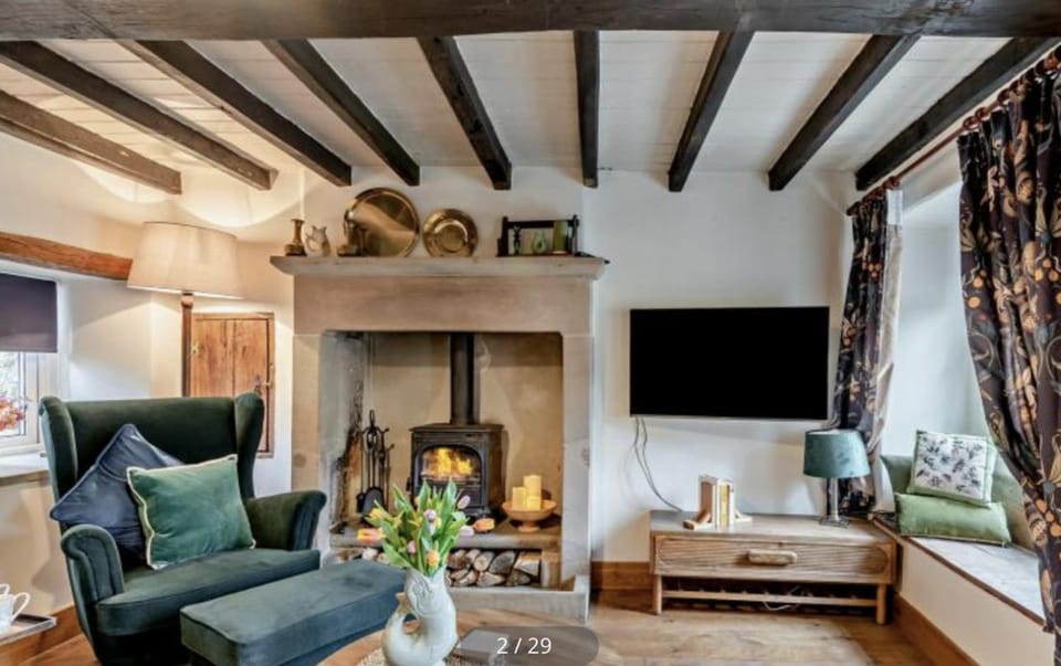 Hillcrest Cottage House in Staffordshire Moorlands District