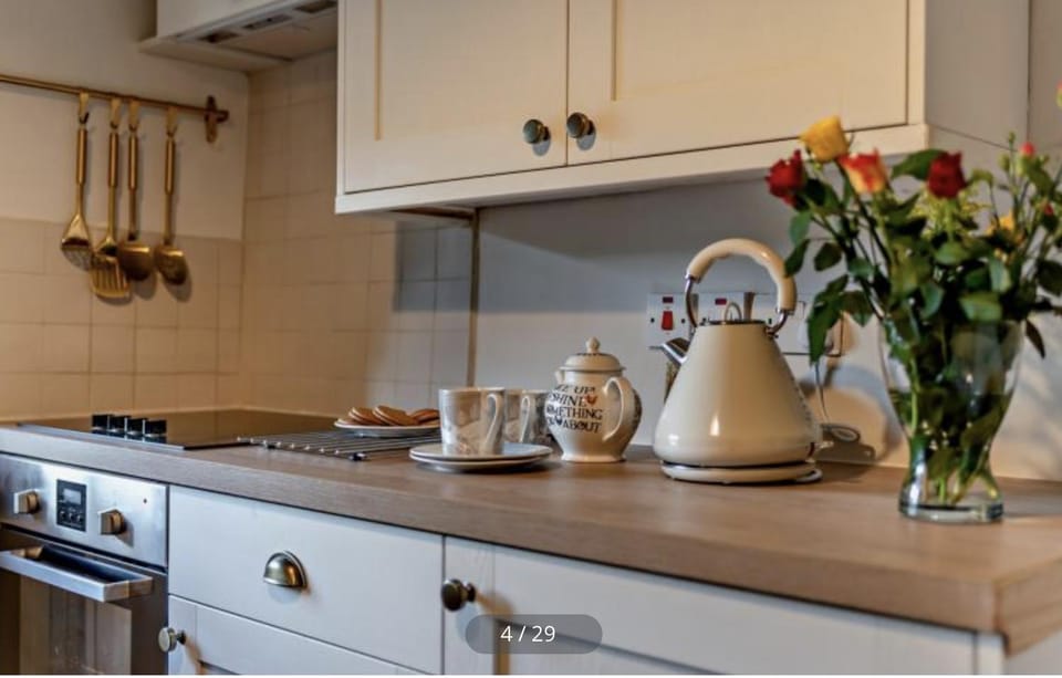 Hillcrest Cottage House in Staffordshire Moorlands District