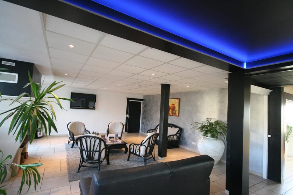 Communal lounge/ TV room, Living room