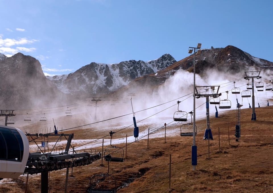 Skiing, Mountain view