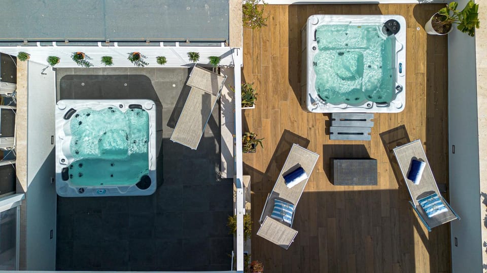 Property building, Balcony/Terrace
