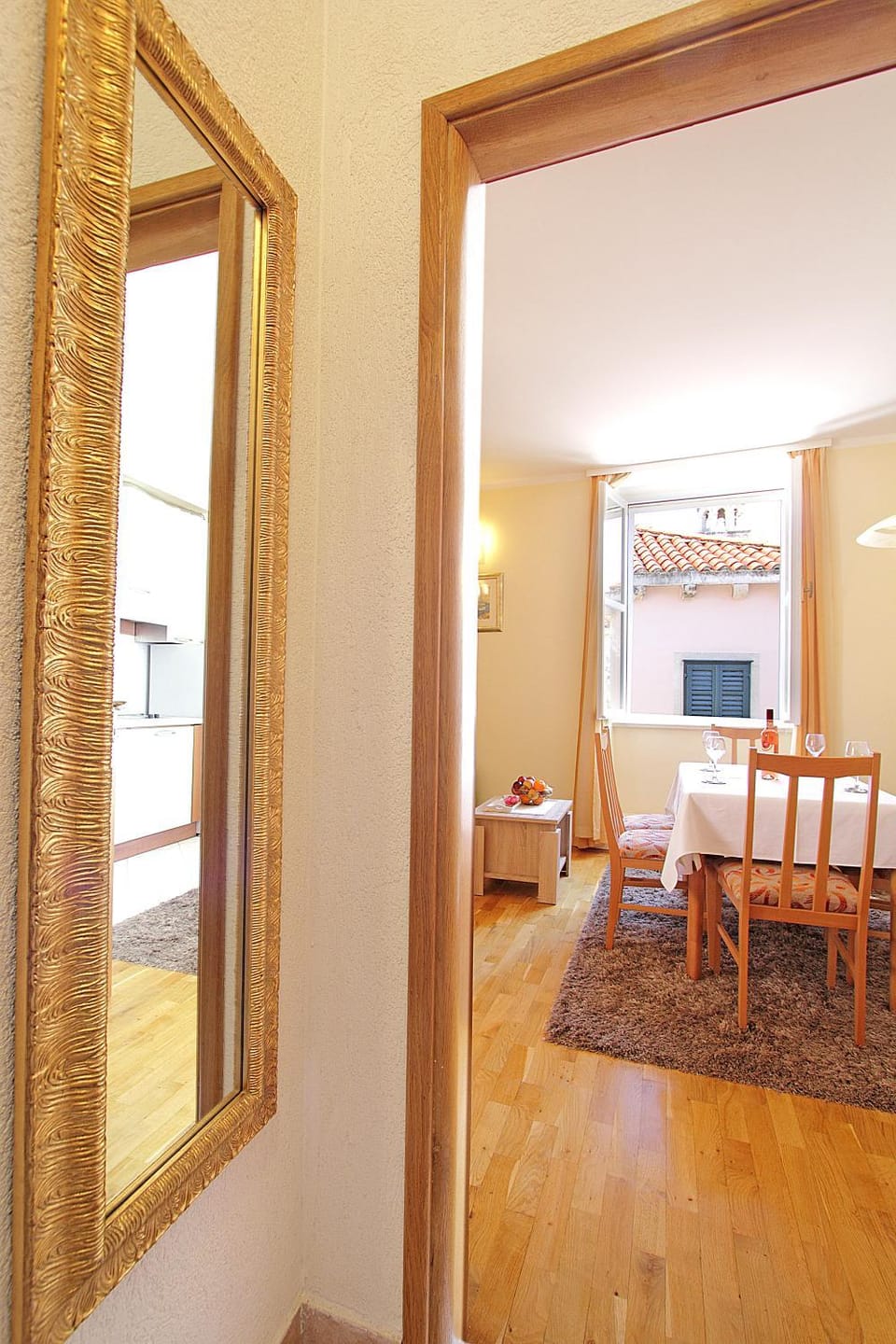Decorative detail, Seating area, Dining area, On site, Street view