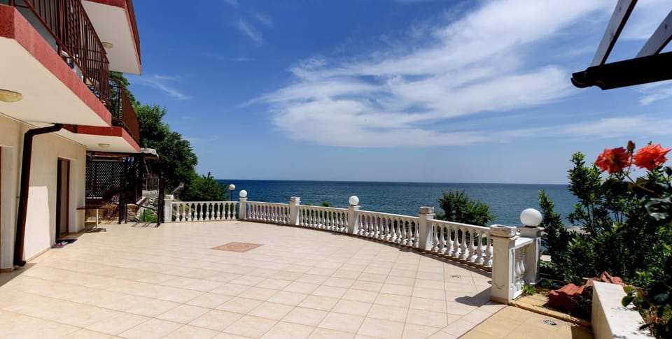 Guest House Ianis Paradise Bed and Breakfast in Nessebar
