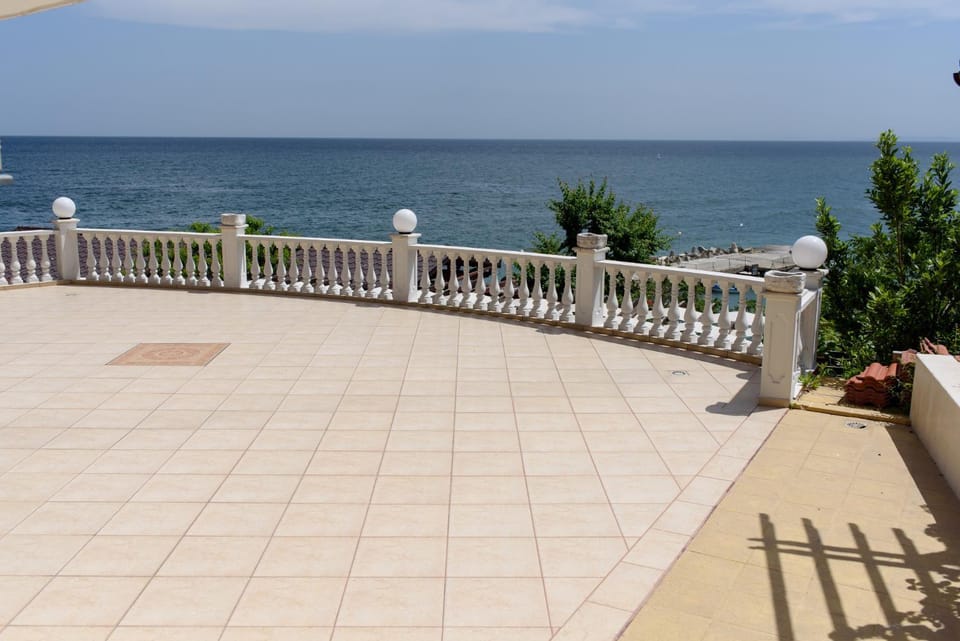 Guest House Ianis Paradise Bed and Breakfast in Nessebar