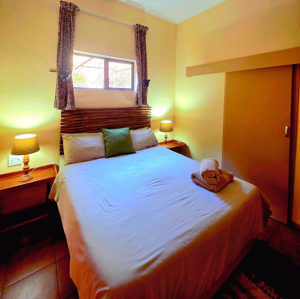 Bed, Photo of the whole room, hair dryier, air conditioner