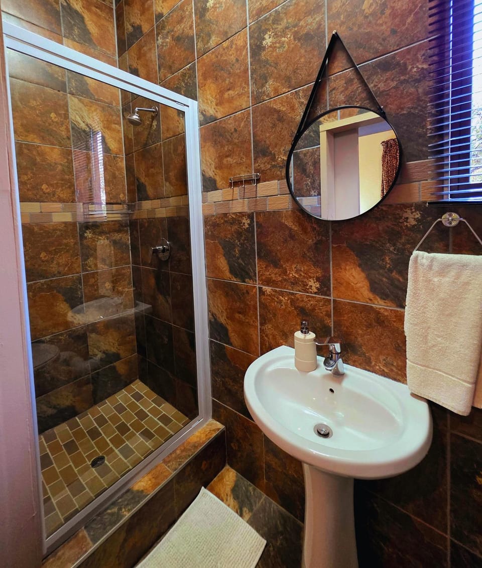 Shower, Bathroom, towels