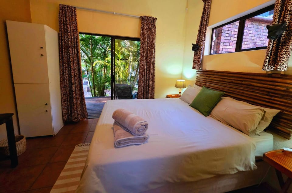 Bed, Photo of the whole room, Bedroom, Garden view, wardrobe