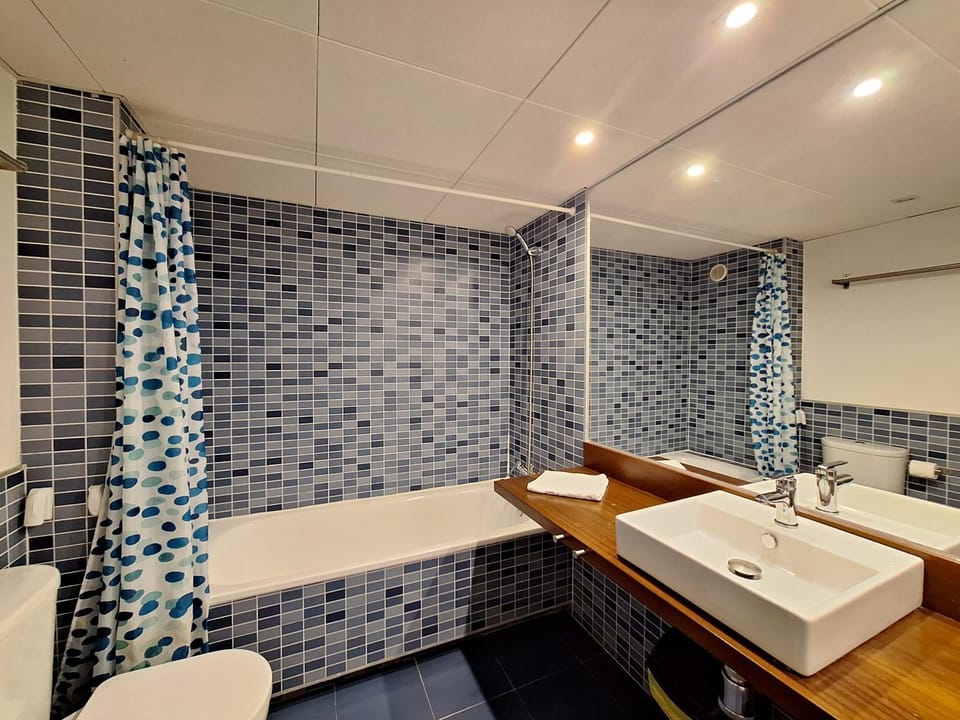 Bathroom, Bath