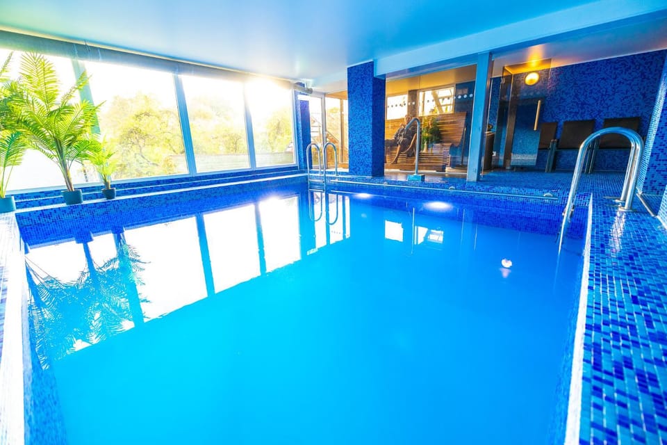 Pool view, Swimming pool