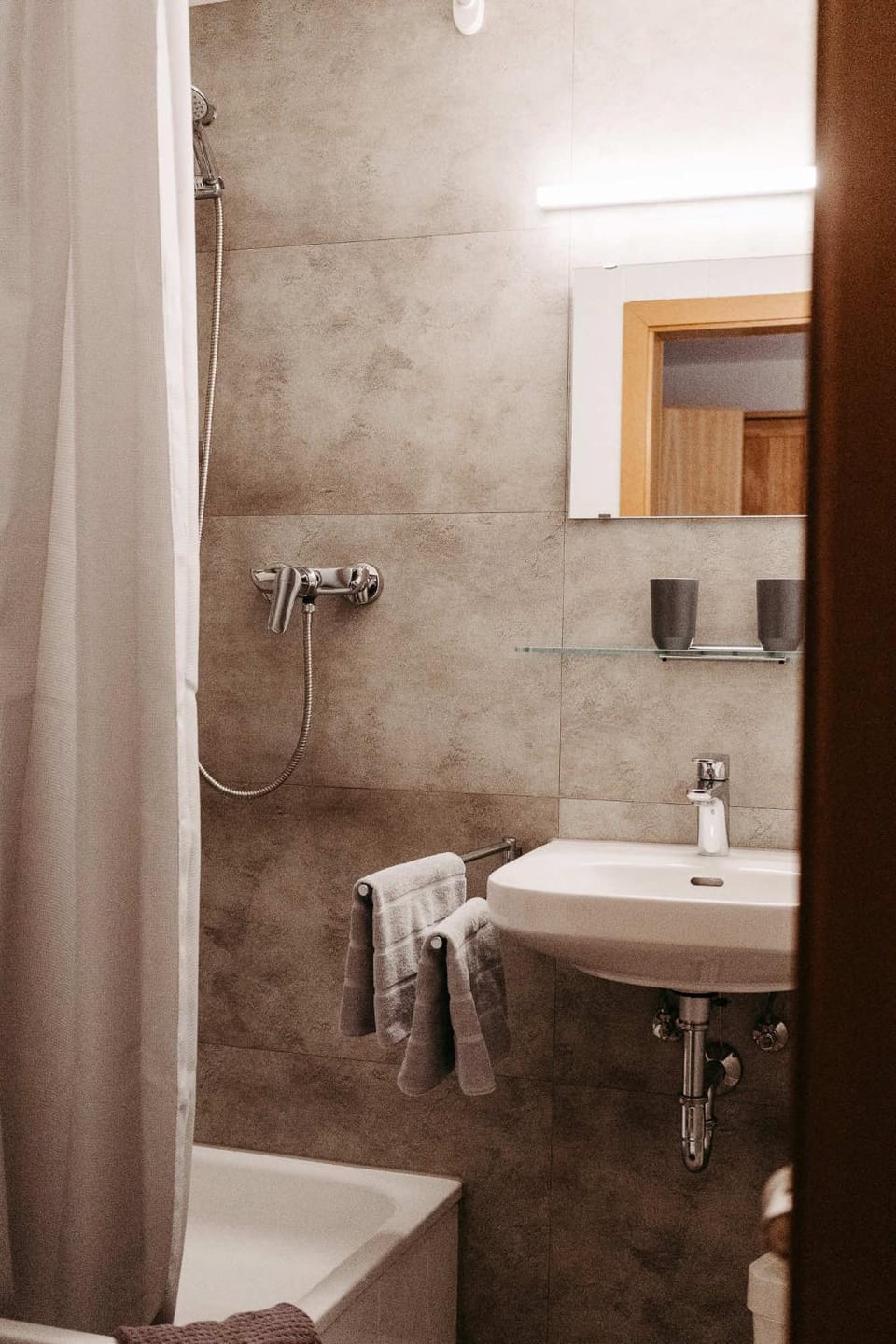 Shower, Bathroom, towels