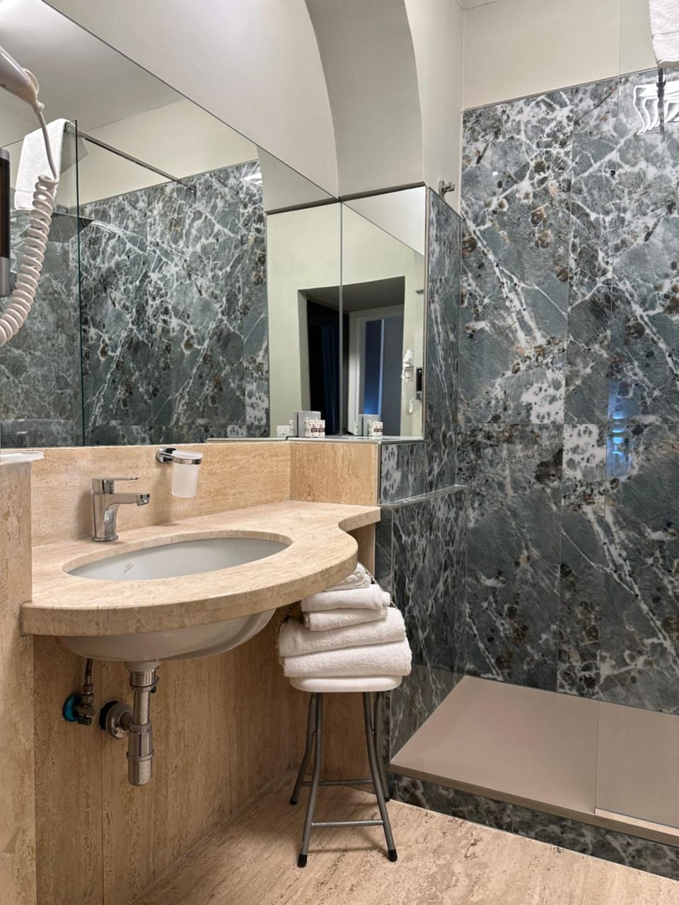 Leone Camere D'autore - CHIAIA Bed and Breakfast in Naples