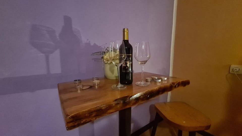 Bedroom, Dinner