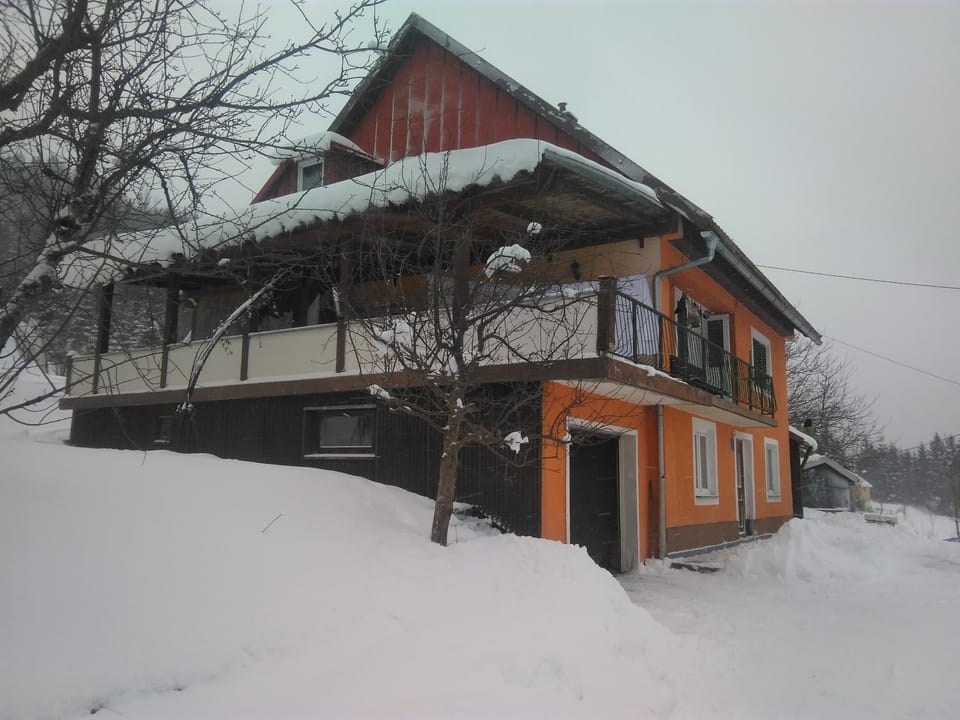 Property building, Facade/entrance, Day, Winter, Decorative detail, On site, Garden view, Mountain view, Entertainment, Sunset
