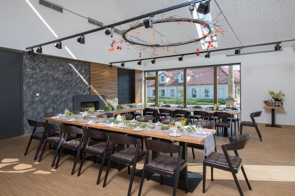 Banquet/Function facilities, Meeting/conference room