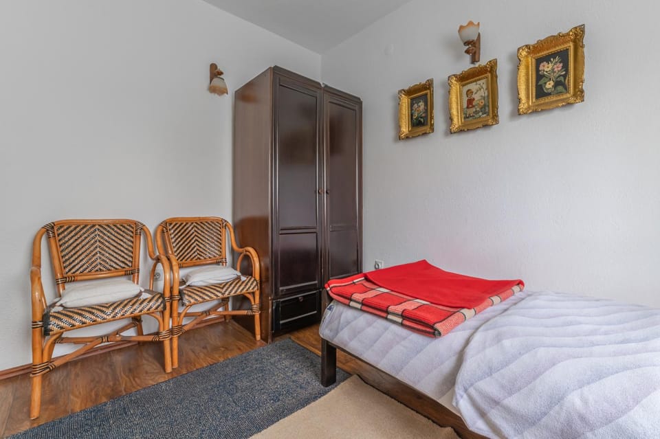 Bed, Bedroom, wardrobe