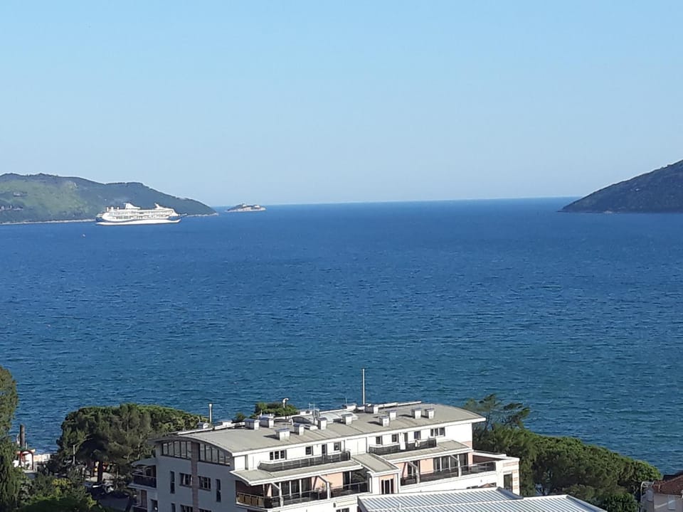 Day, Natural landscape, City view, Sea view