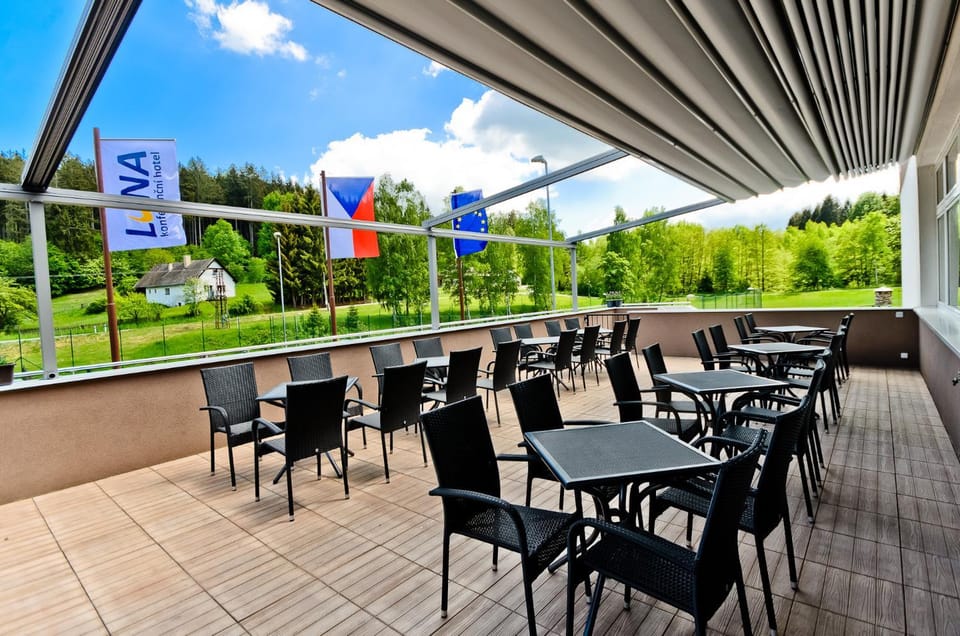 Restaurant/places to eat, Balcony/Terrace, Lake view, Area and facilities, Breakfast, Lunch, Dinner