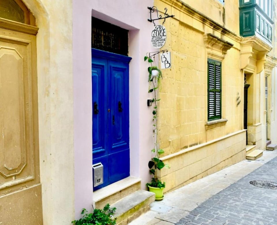 Property building, Street view