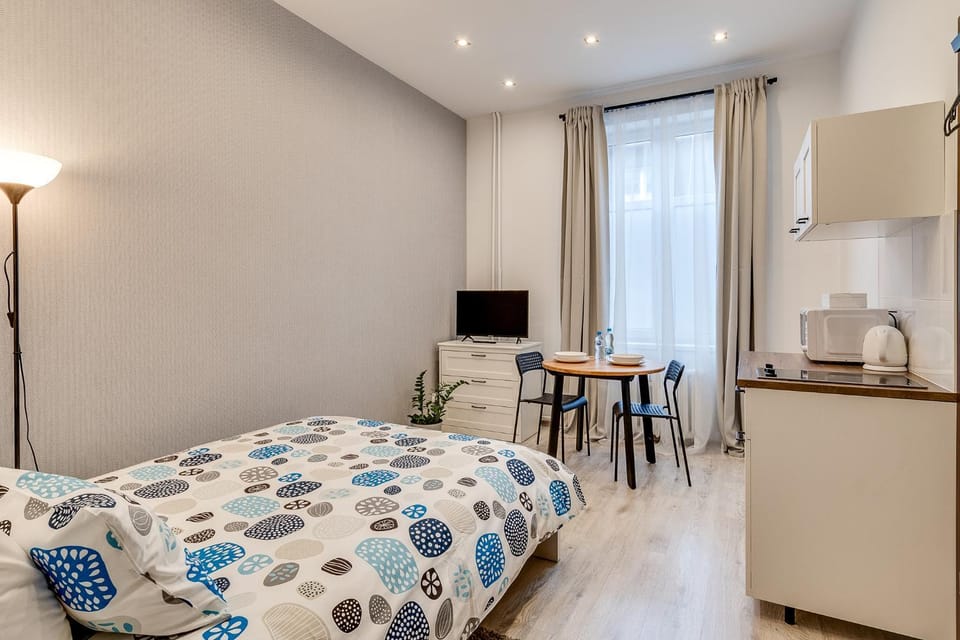 Bed, TV and multimedia, Kitchen or kitchenette, Photo of the whole room